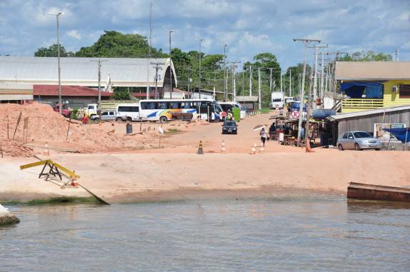 Chegando em Careiro, do outro lado do rio Amazonas, quase em frente à Manaus, a capital do estado